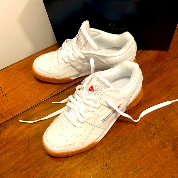 Reebok women’s/Youth. Never been worn. - Picture 1 of 5